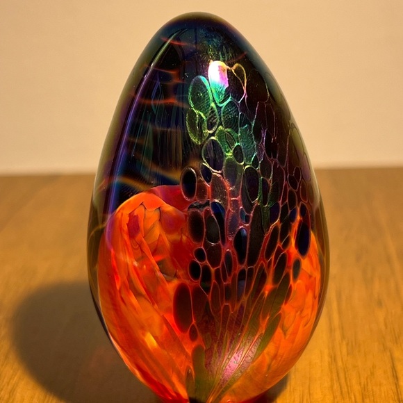 GES Glass Eye Studio Iridescent Egg Art Glass Paperweight 1997 - Picture 4 of 14